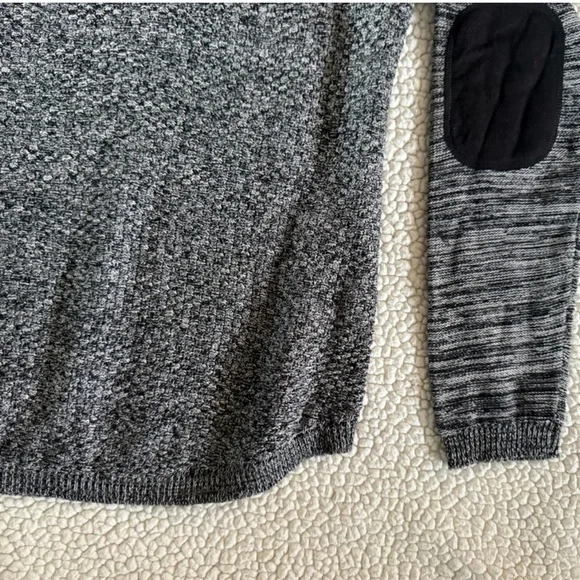 Lety & Me Ariana Gray Black Elbow Patch Knit Sweater Size Large - Picture 4 of 13